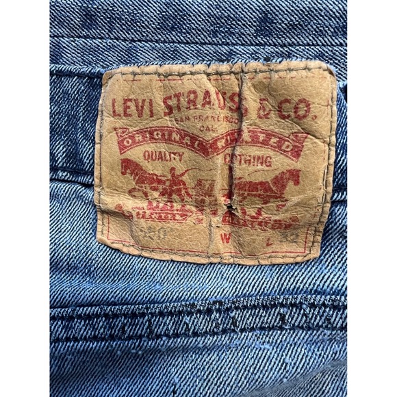 Levi's 550 Relaxed Fit Mens 32x30 Light Blue Good Distressed Custom Repair Jeans - Picture 7 of 8